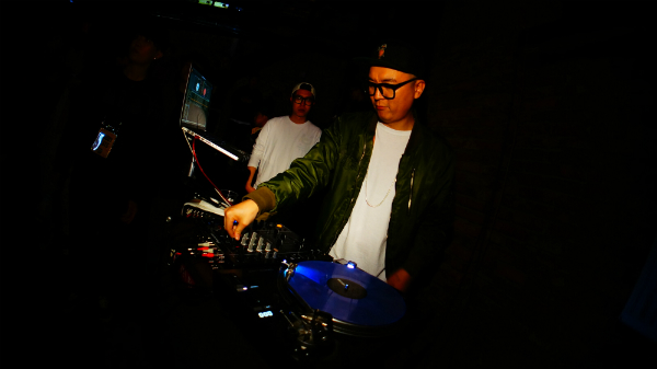 DJ E5.jpg