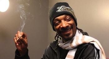 Snoop-Dogg-Weeds-640x350.jpg