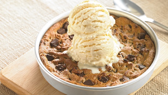 choc chunk pizookie.jpg