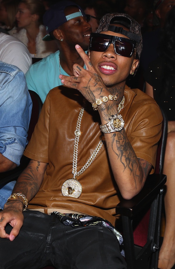 Tyga-Dior-Homme-brown-Nappa-Leather-Stretch-short-sleeve-shirt-ss-2012-BET-Awards-Red-Carpet-2.jpg : 제스쳐 간지나게 하는 랩퍼들 Tyga-Dior-Homme-brown-Nappa-Leather-Stretch-short-sleeve-shirt-ss-2012-BET-Awards-Red-Carpet-2.jpg : 제스쳐 간지나게 하는 랩퍼들