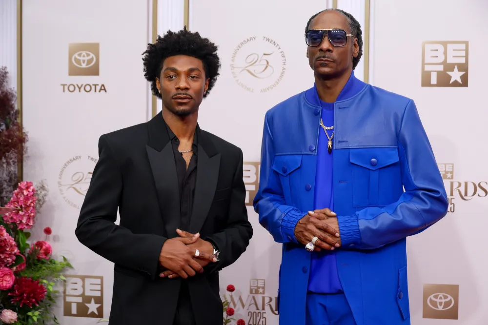 GettyImages-2219440218-Jonathan-Daviss-Snoop-Dogg.png.webp