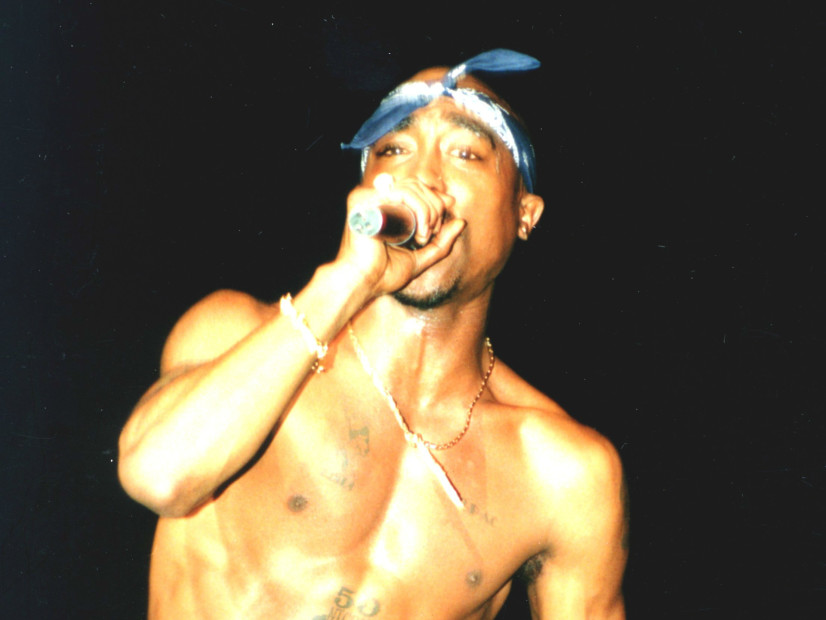 160913-Tupac-20th-Anniversary-826x620.jpg