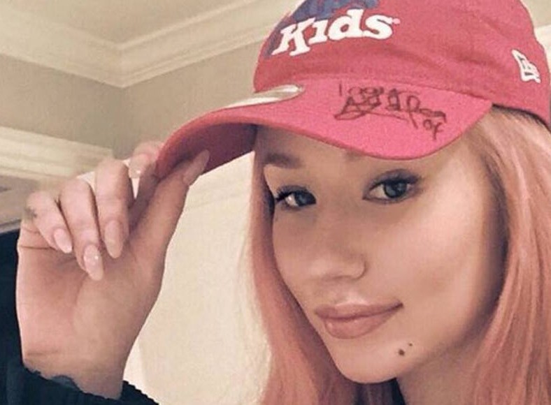 Iggy-Azalea-In-Cap-e1456949197729.jpg