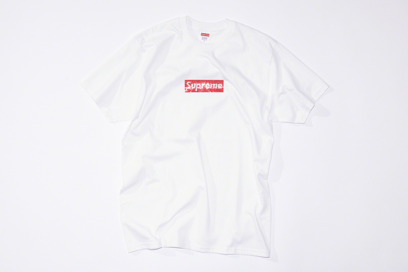 https___hypebeast.com_image_2019_04_supreme-swarovski-box-logo-25th-anniversary-collection-6.jpg
