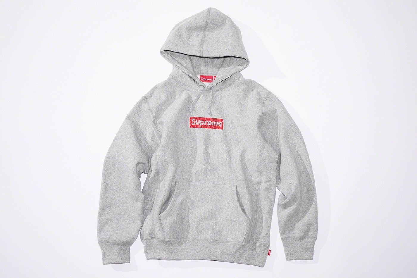https___hypebeast.com_image_2019_04_supreme-swarovski-box-logo-25th-anniversary-collection-2.jpg