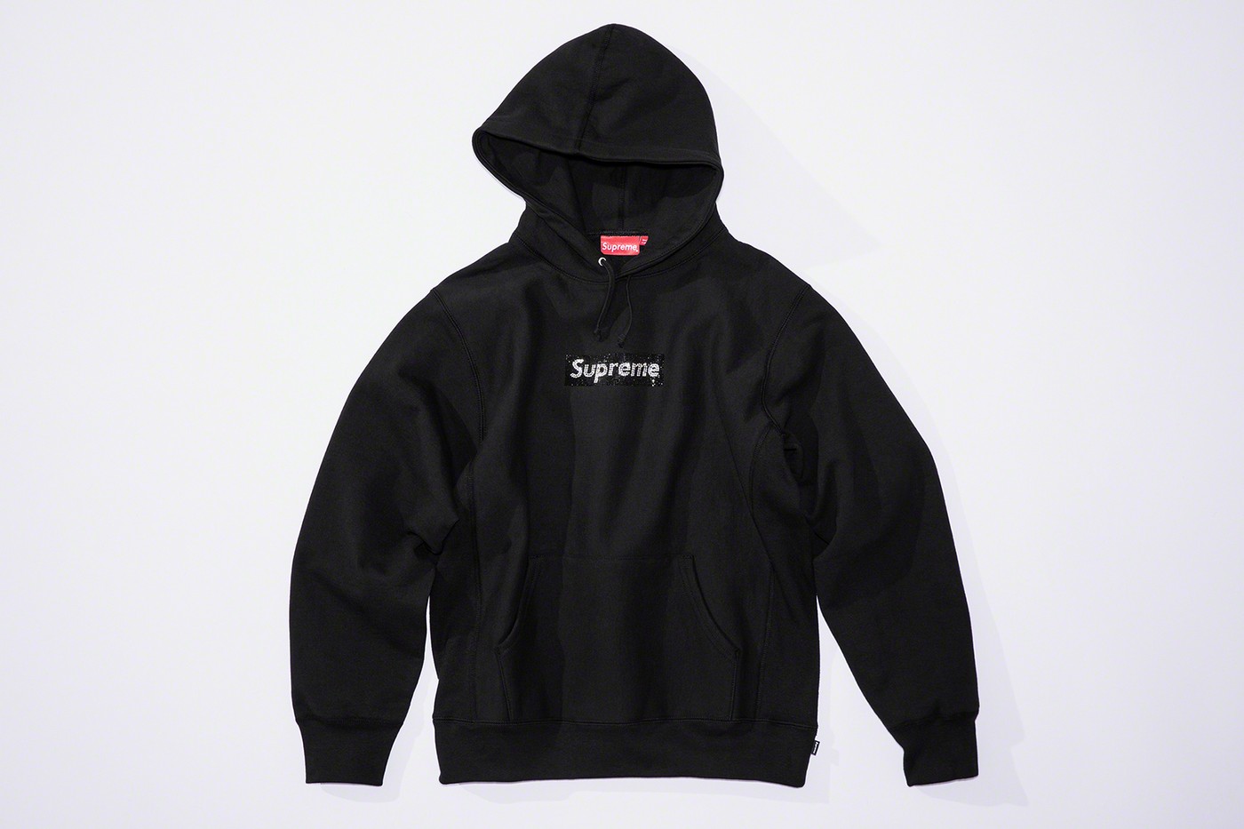 https___hypebeast.com_image_2019_04_supreme-swarovski-box-logo-25th-anniversary-collection-3.jpg