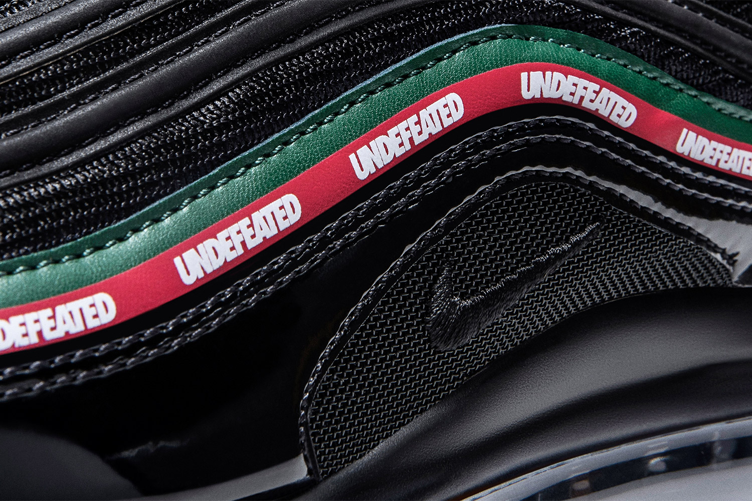 nike-air-max-97-undefeated-official-04.jpg