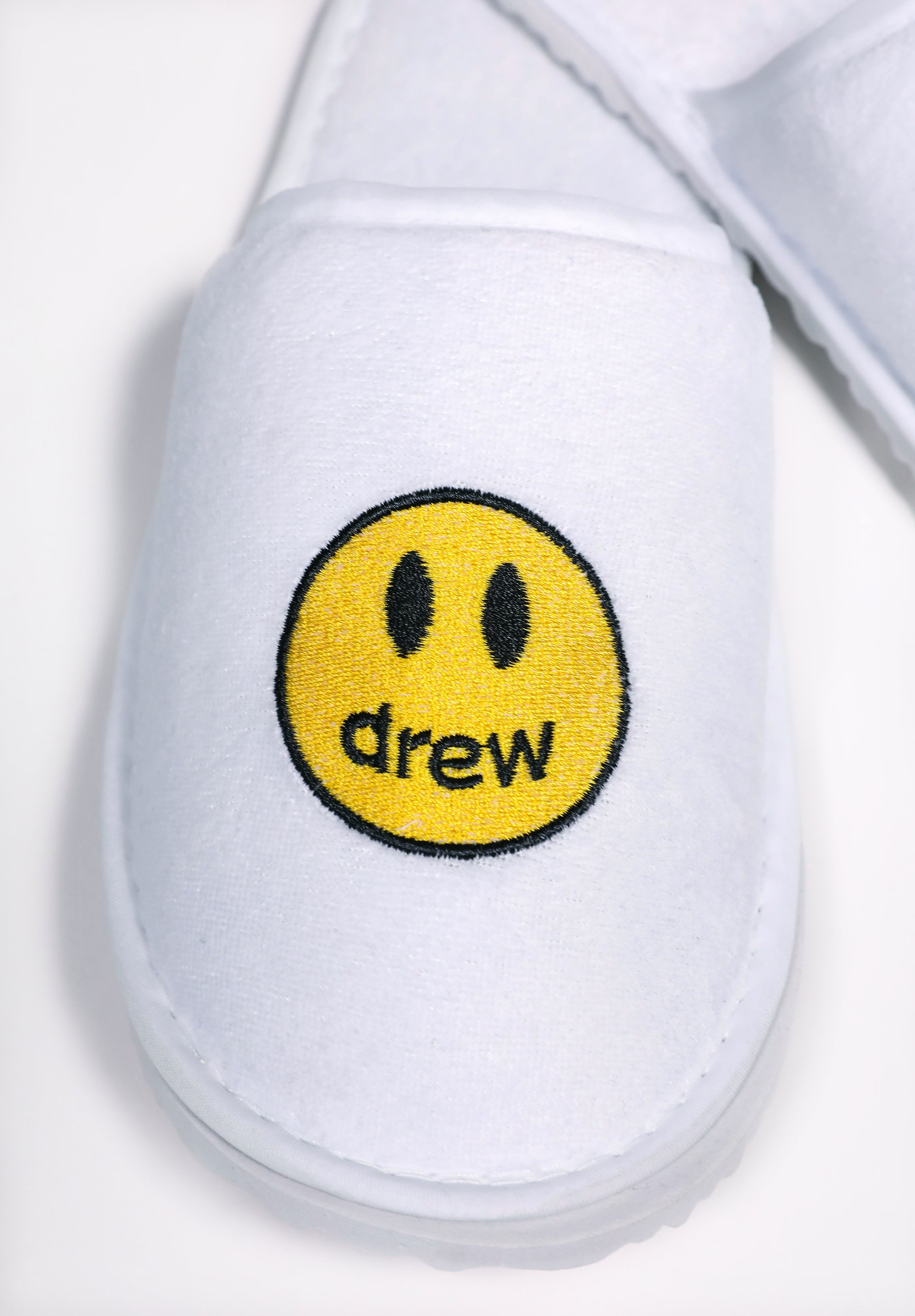 drew-drewhouse-smiley-house-slippers-justin-bieber-collection-shoes-white_01.jpg
