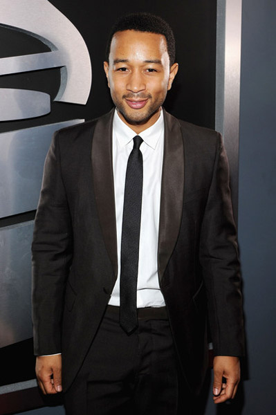 grammys-2012-arrivals-18.jpg