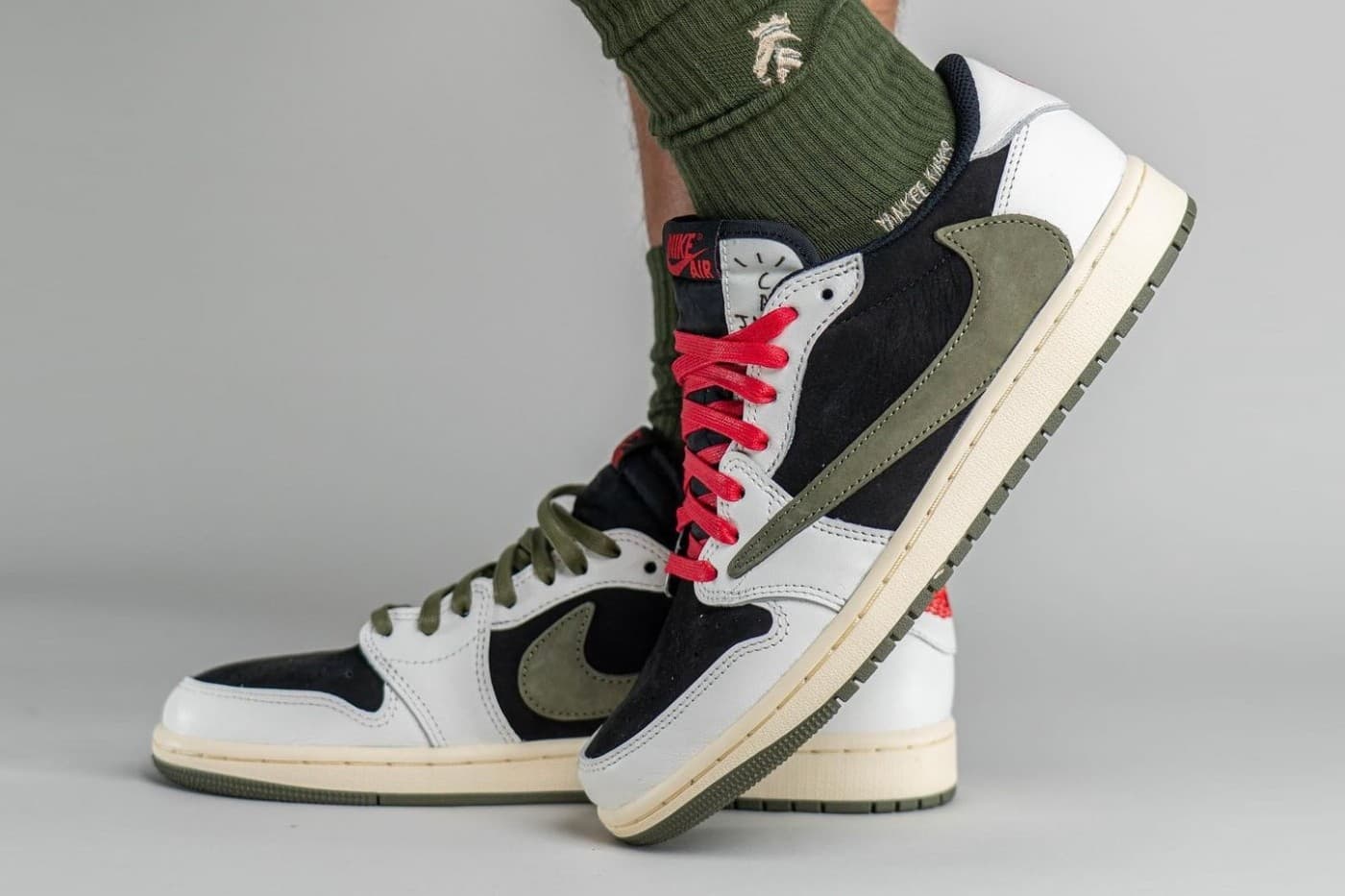 travis-scott-air-jordan-1-low-og-olive-release-date-info-3.jpg