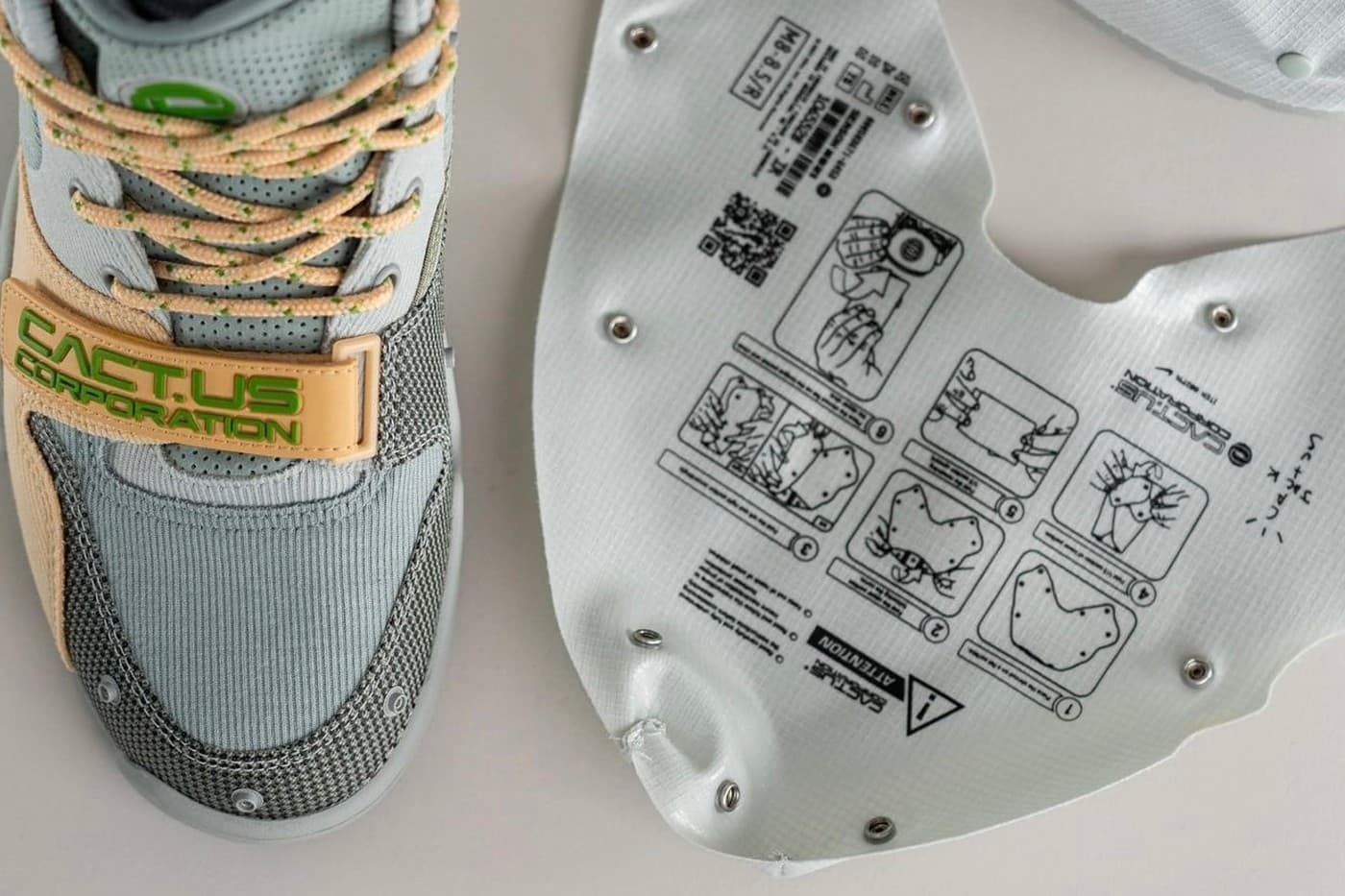 travis-scott-nike-air-trainer-1-sp-grey-haze-on-foot-look-release-info-dr7515-001-008.jpg