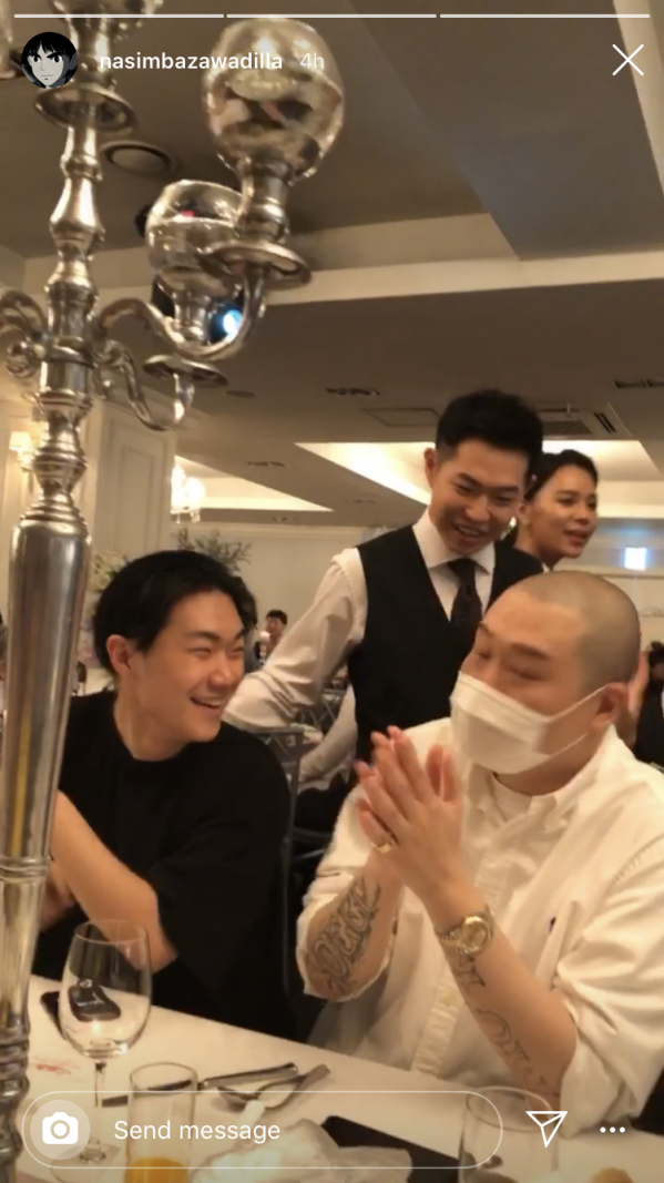 44410704-E1D5-48DC-8CB0-C566E40F3795.png : 흰 셔츠 입은 상구형