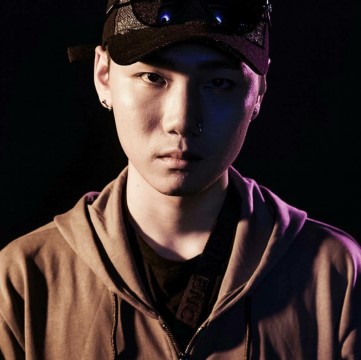 downloadfile-2.jpg : [충격][실화][팩트] 허슬의 대명사 박재범보다 허슬했는데 언급이 안되고 조롱이 되는 래퍼가 있다!?