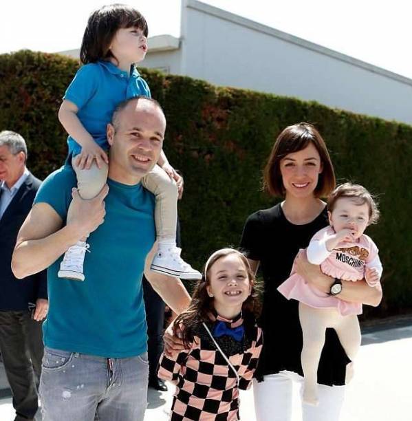 Andres-Iniesta-family-e1567665102473.jpg