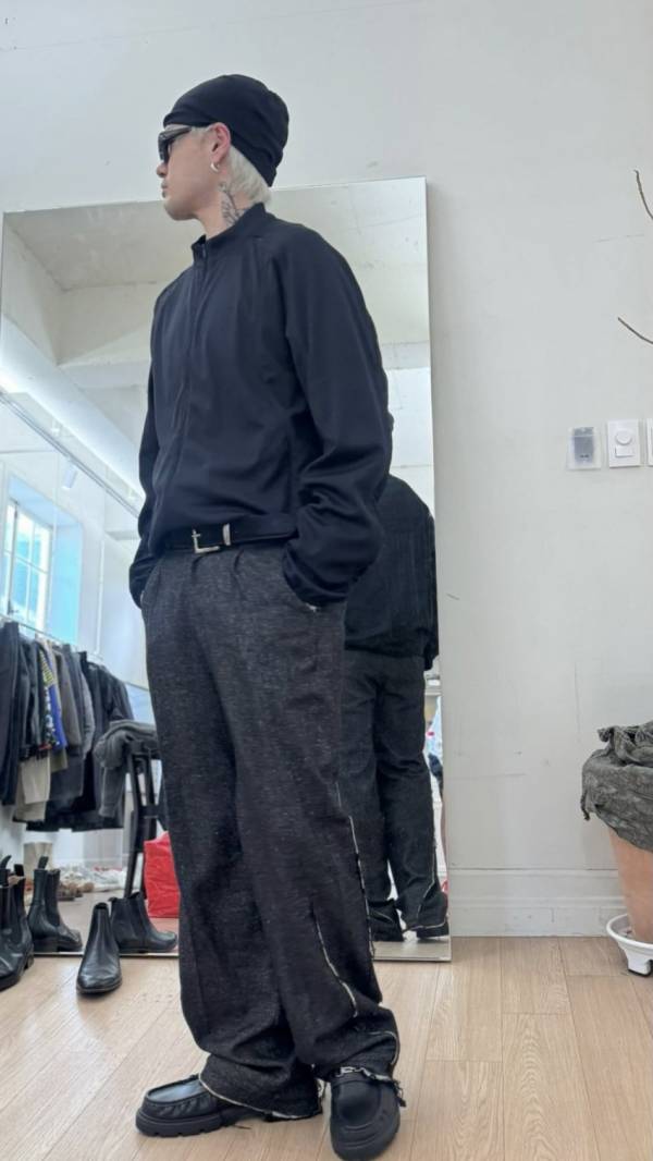 dean123-20260709-072433-000.jpg : 근데 ㄹㅇ 딘 백발이 될때까지도 앨번 안내는거 아님??