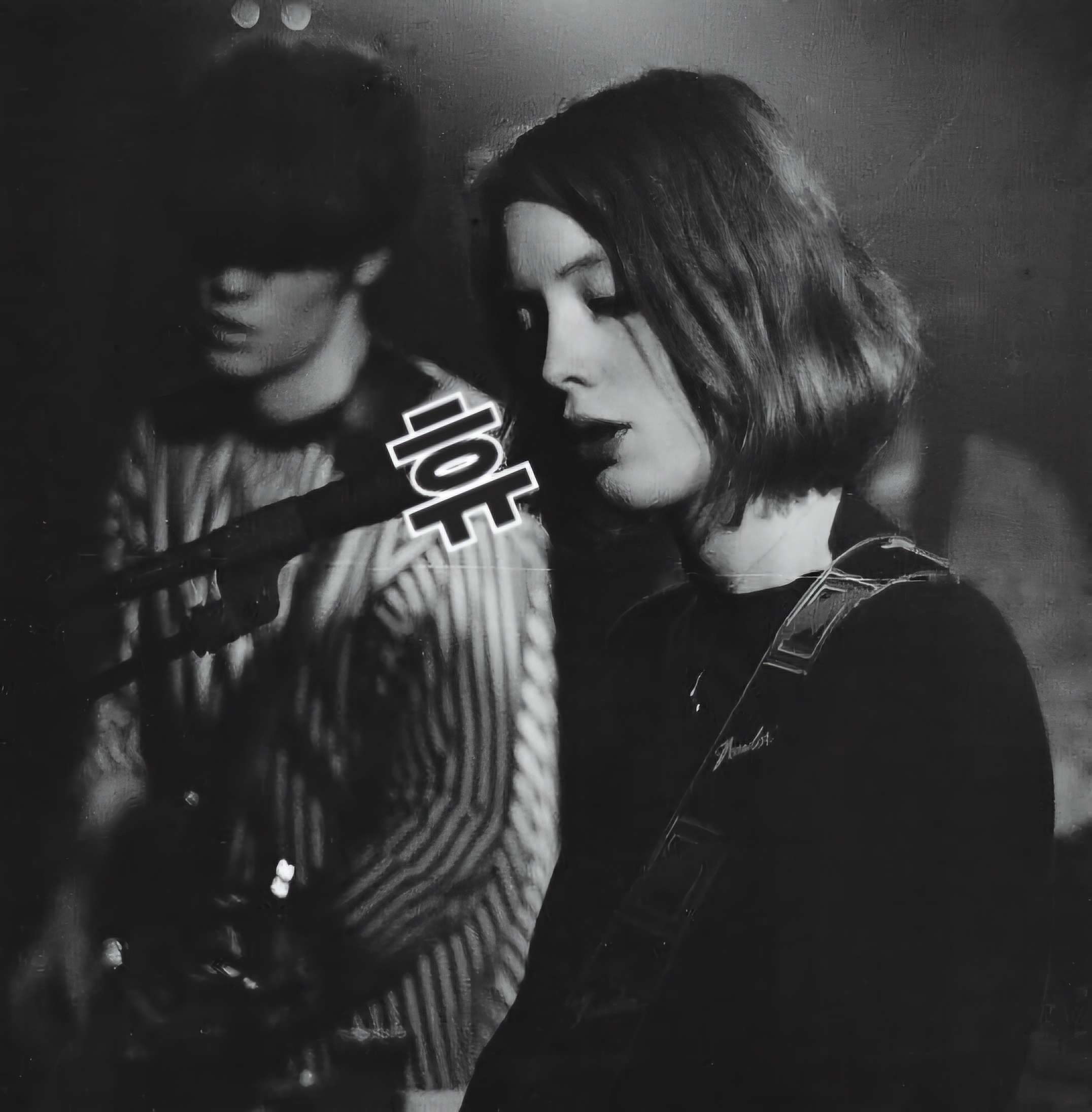 neil-halstead-and-rachel-goswell-performing-as-slowdive-1992-v0-d4gkd3mwox7d1.jpeg