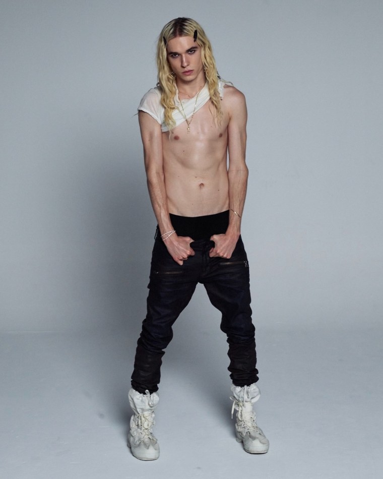 2hollis-photo-by-mia-rankin.jpg