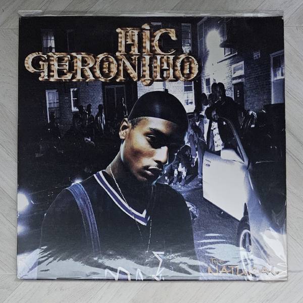 MIC GERONIMO - NATURAL.jpg
