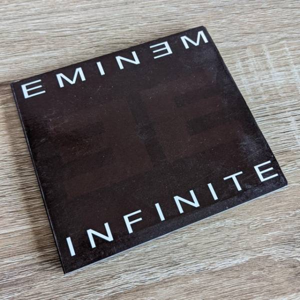 eminem-infinite-1996-believed-to-be-a-limited-run-1-000-v0-4vushbndhk491.jpg