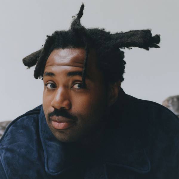 215ca83d30ad0e77d84af4eeea7dda8ce2-Sampha-by-Renell-Medrano.1x.rsquare.w1400.jpg