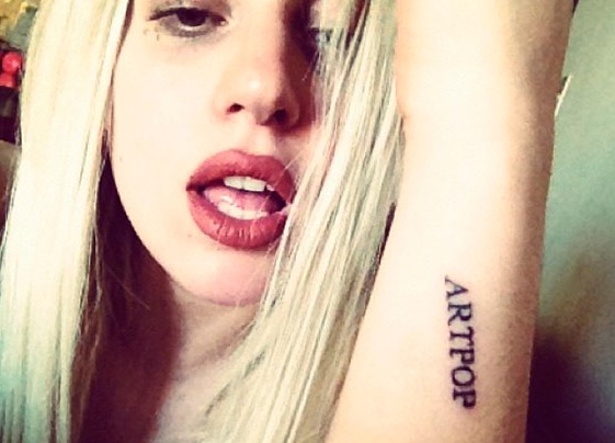 Lady-gaga-artpop-artpop-32769579-561-404.jpg
