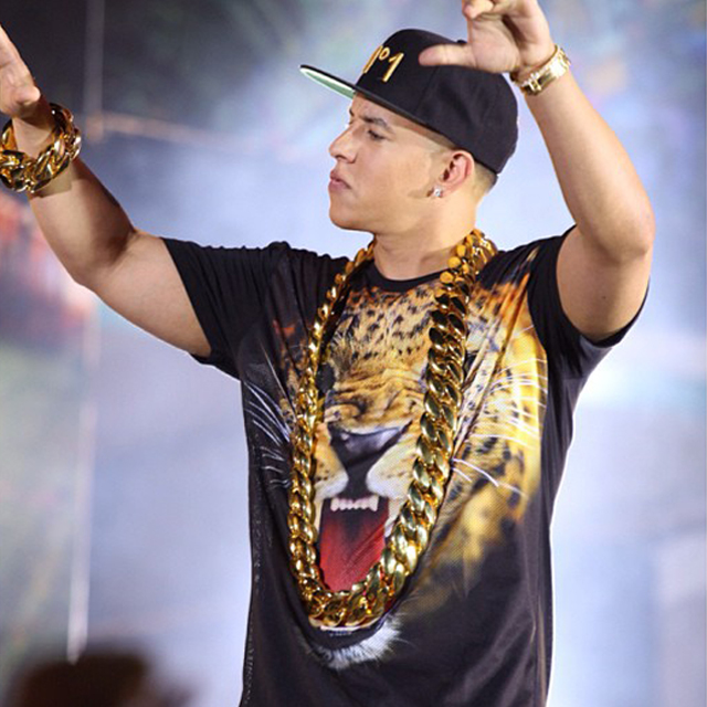 daddy-yankee-yellow-gold-miami-cuban-link-chain-necklace-10-kilos-bracelet-la-rompe-carros.jpg