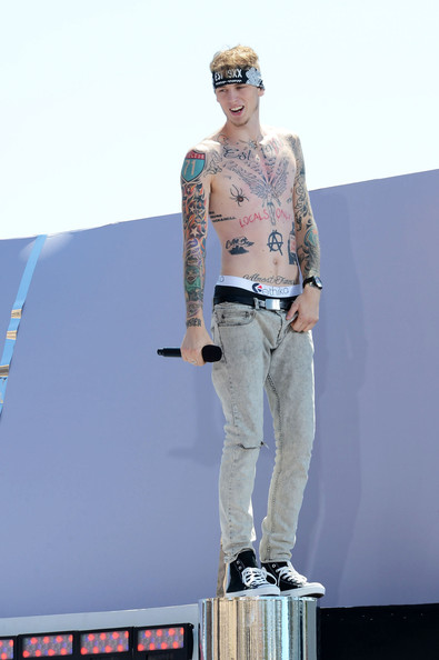 Machine-Gun-Kelly-New-Single-See-My-Tears_zpsd85790fc[1].jpg