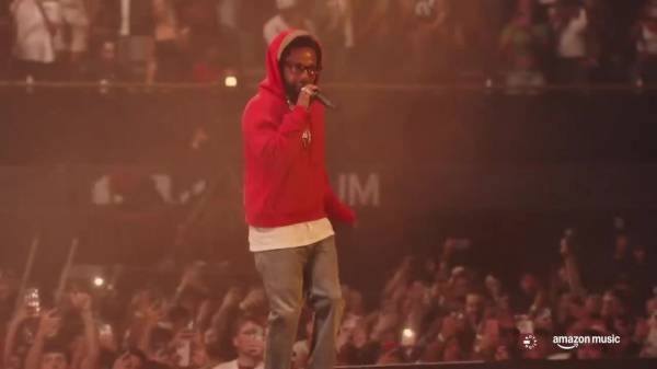 kendrick-lamar-performs-not-like-us-for-first-time-ever-in-v0-_PoDZL54Wy2FdFNExsCjq4zTqjolKwGLxis_tVhJO30.jpg