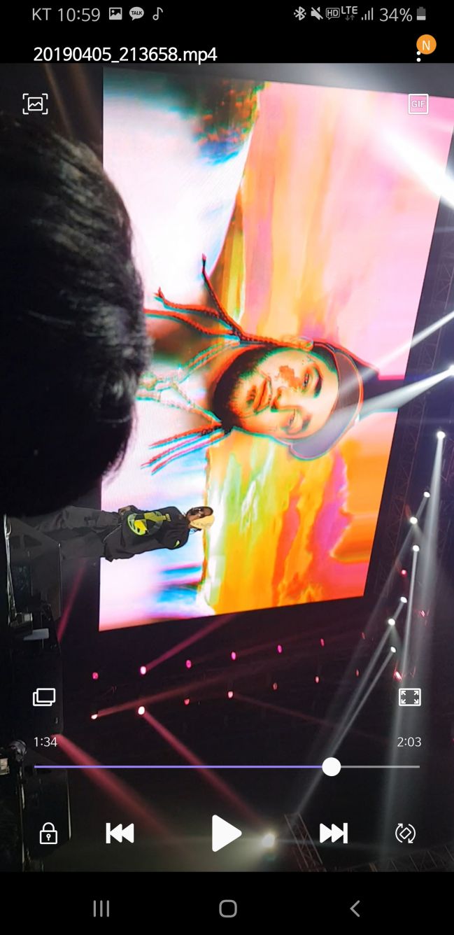 Screenshot_20190405-225930_Video Player.jpg : 일단 Asap mob의 영상미는 최강인듯 합니다.