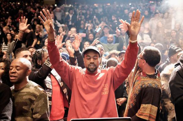 c29485b612cbbf743f64d3dbe667762f61-13-kanye-west-tlop.2x.h473.w710.jpg