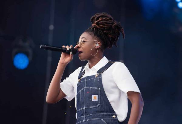 Copy-of-1600px-Little_Simz_-_Openair_Frauenfeld_2019_04.jpg