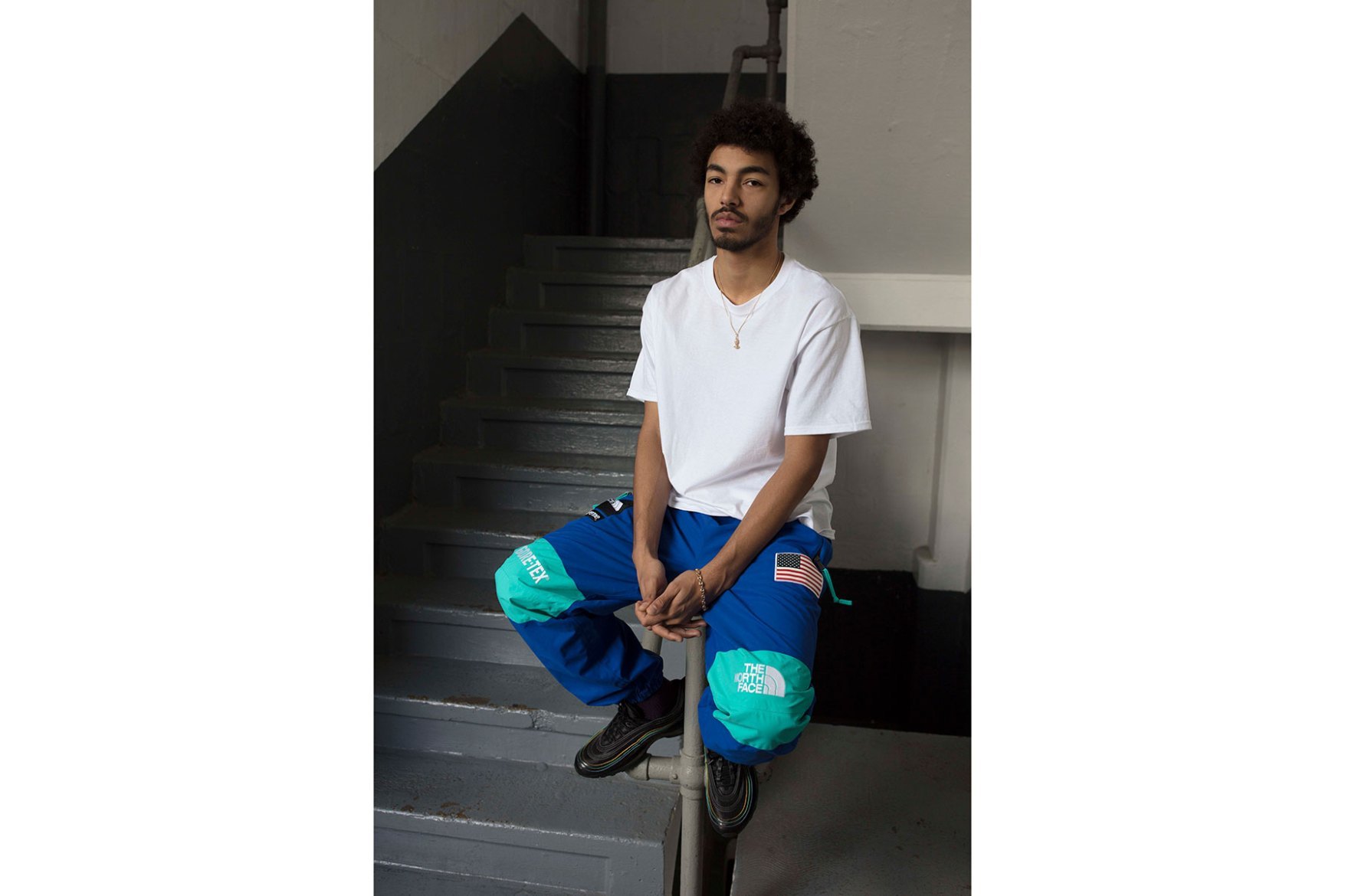 supreme-the-north-face-2017-spring-summer-lookbook-3.jpg
