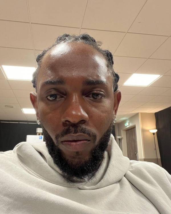 kendrick-the-selfie-king-v0-7trt4c25na6b1 (1).jpg