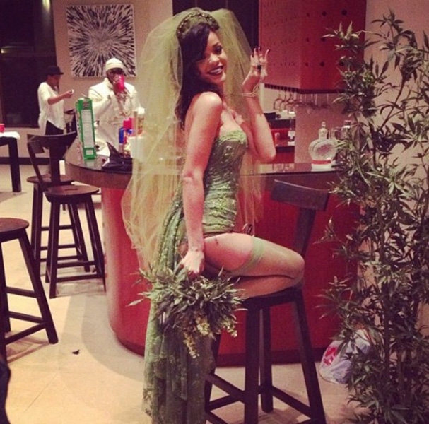 rihanna-halloween-600.jpg