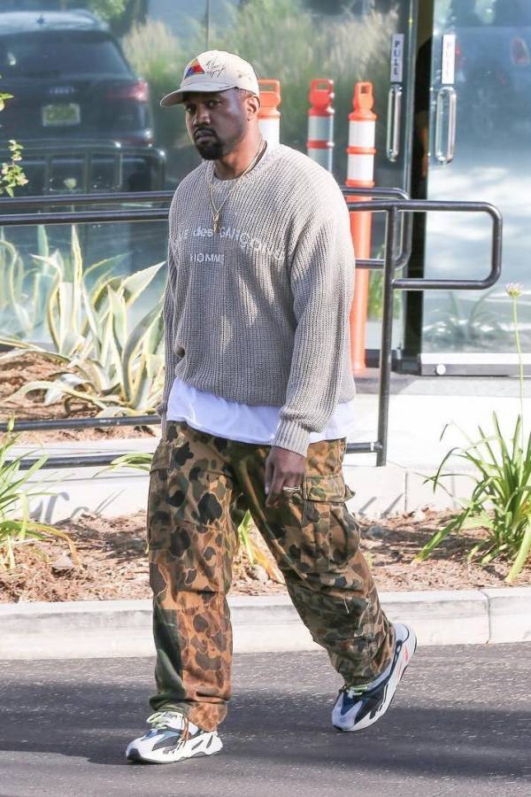 https_hypebeast.com_image_2017_06_kanye-west-yeezy-runner-photo-1-1.jpg