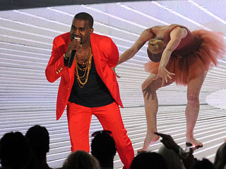 kanye-west-runaway-vma_320.jpg