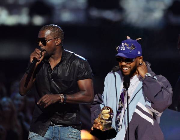 rs_1024x794-250202124319-1024-kanye-west-taylor-swift-2009-mtv-vmas-cjh-020225.jpg