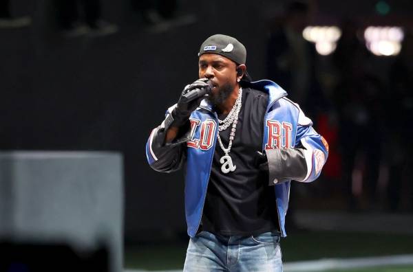 00-kendrick-lamar-super-bowl-lix-halftime-show-2025-billboard-1548.jpg