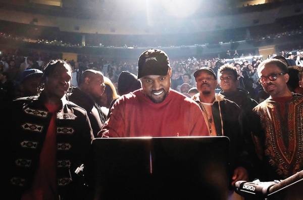 Kanye-West-Yeezy-Season-3-tlop-msg-2016-billboard-650-compressed.jpg
