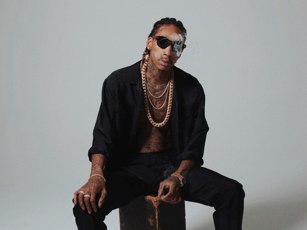 wiz-khalifia-pub-photo-2-hannah-sider-hr.jpg