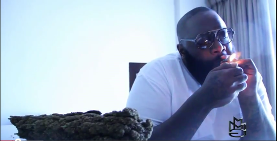 Rick-Ross-smoking-weed-in-Jamaica.png