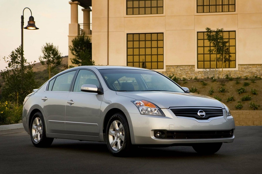 offset-nissan-altima-buys-a-csr-2.jpg