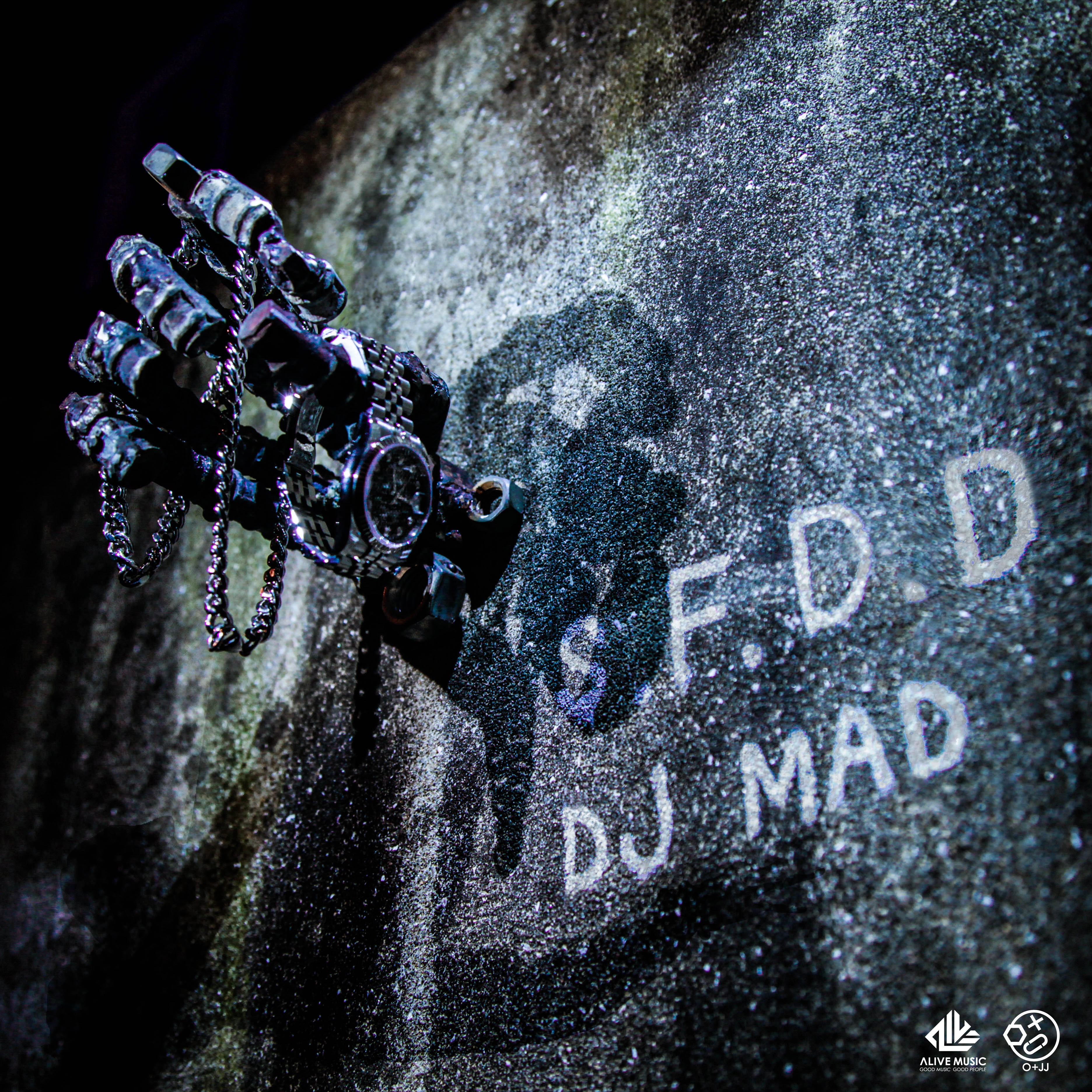 DJ MAD [S.F.D.D] 앨범 커버.jpg