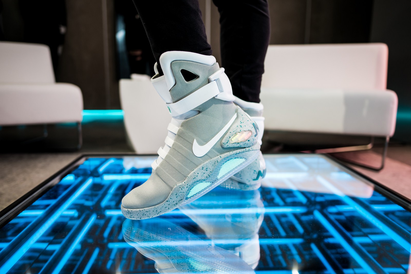 Купить Кроссовки Air Mag