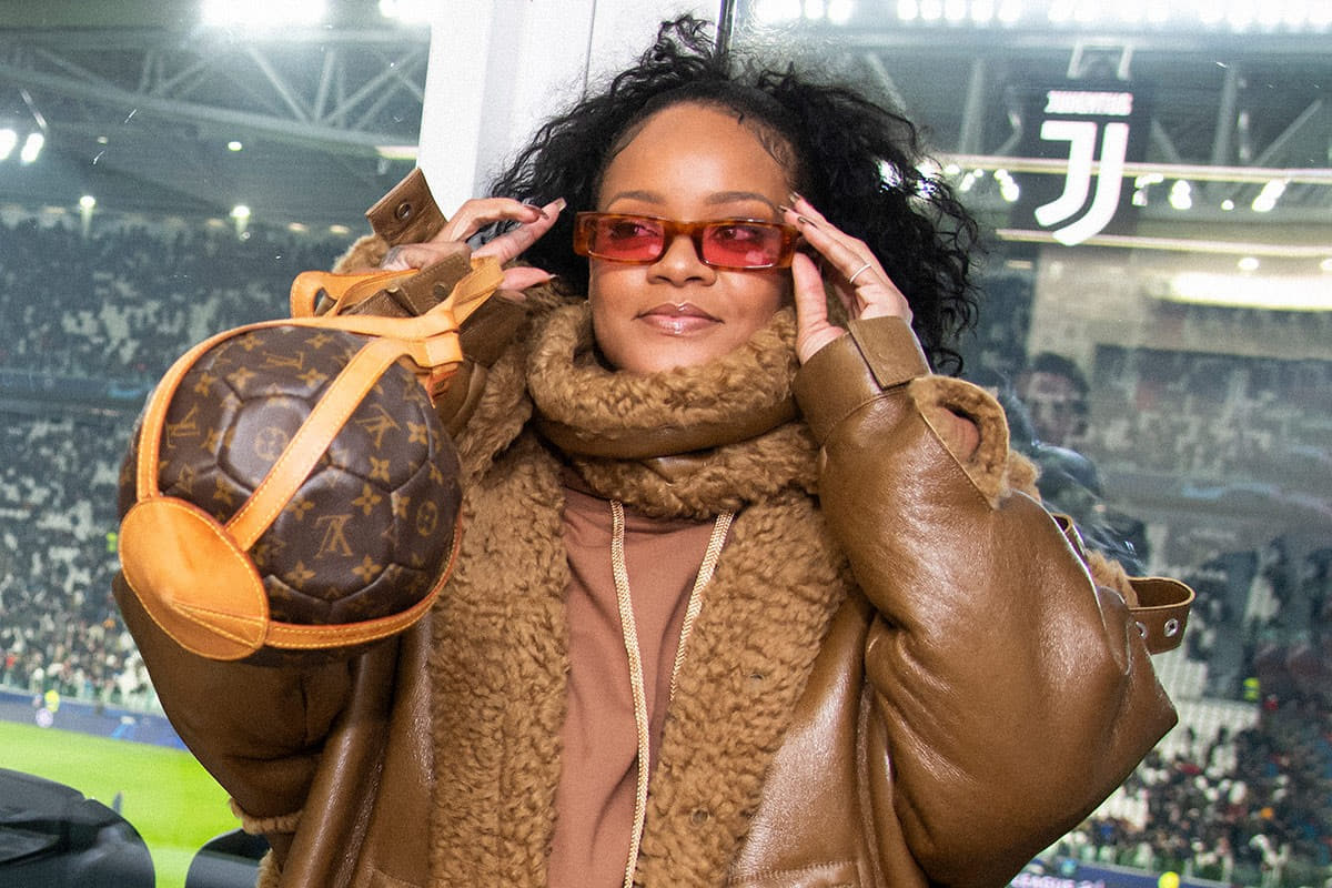 rihanna-louis-vuitton-world-cup-98-bag-01.jpg