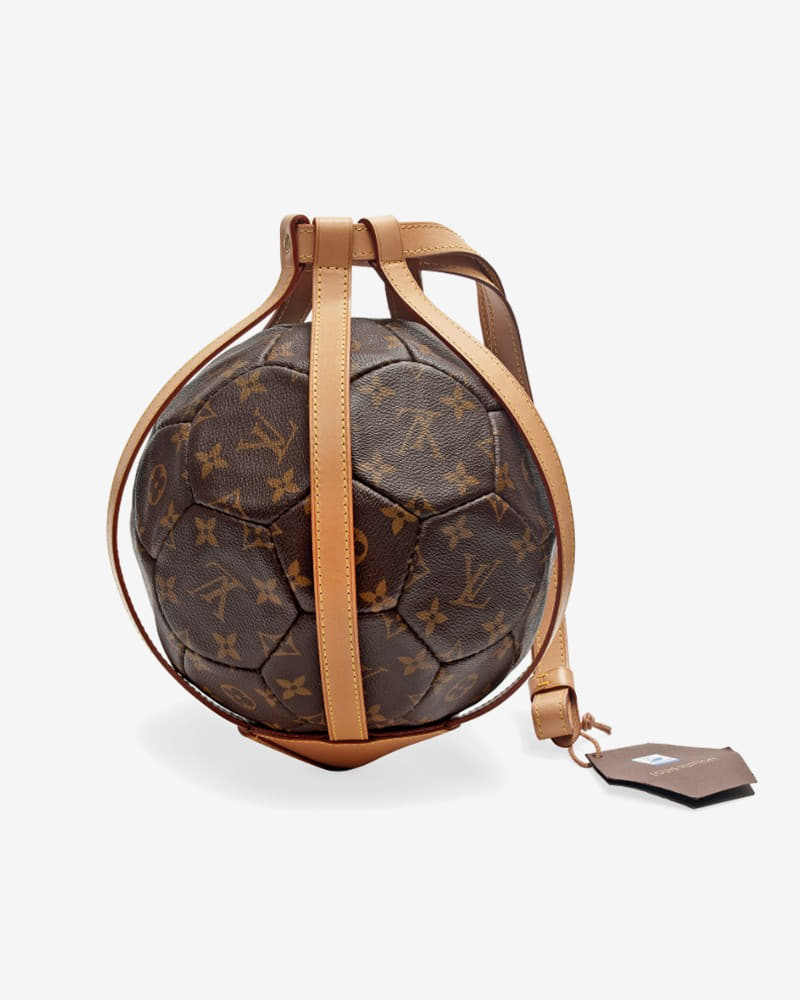 rihanna-louis-vuitton-world-cup-98-bag-04.jpg