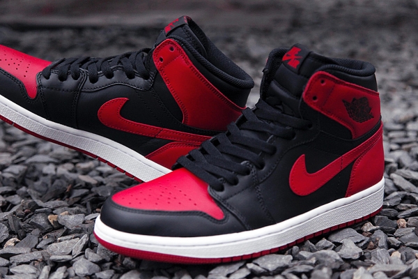 Air-Jordan-1-Hi-Retro-OG-Bred-1.jpg