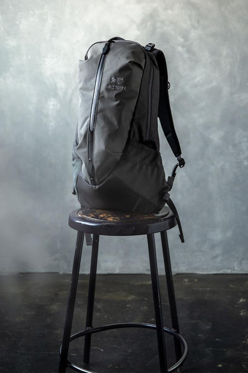 arcteryx-beams-boy-exclusive-spring-2021-capsule-zeta-sl-jacket-bags-3.jpg