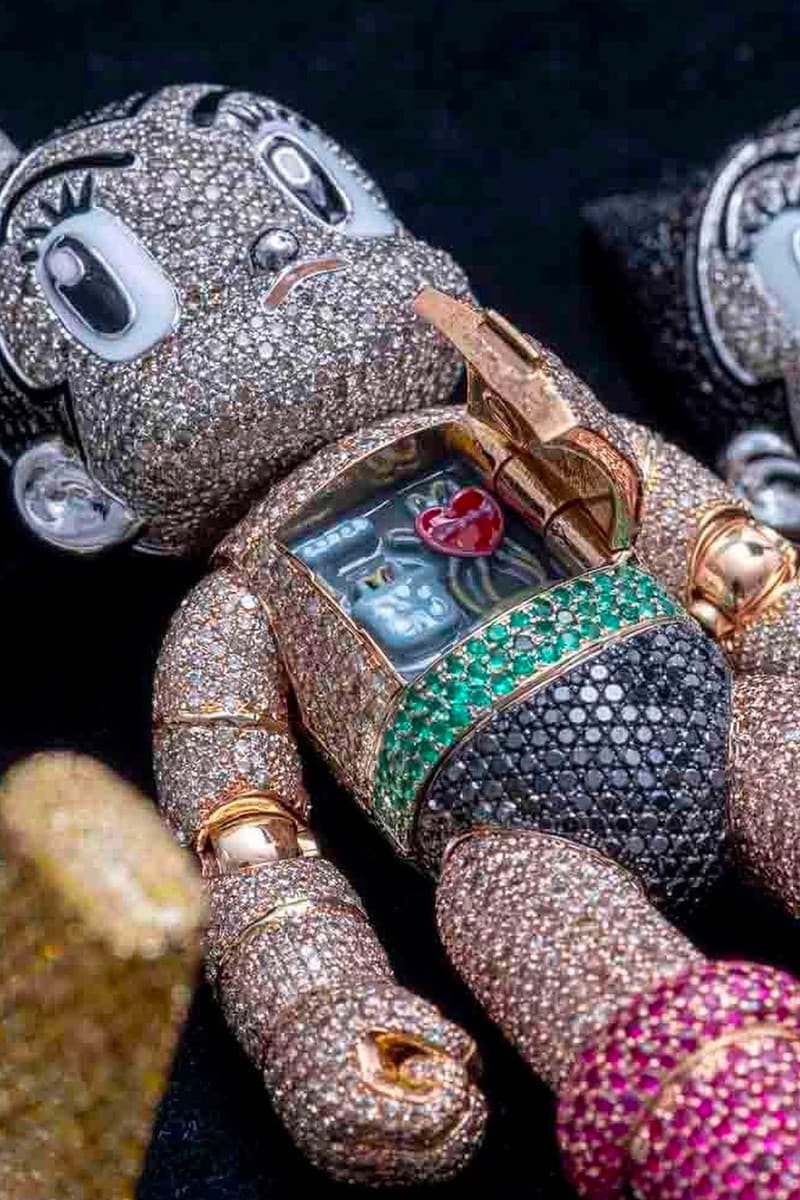 j-balvin-rafaello-and-co-astro-boy-chain-reveal-photos-003.jpg
