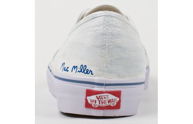 vansclassicformacmillerbybrushfootwearblueslidepark05.jpg